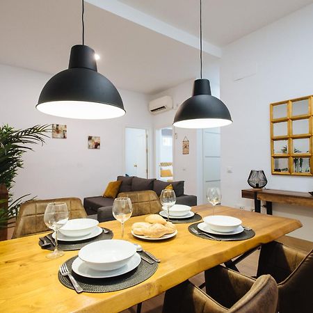 Hostly Rbh0 Modern Apartment Севиля Екстериор снимка