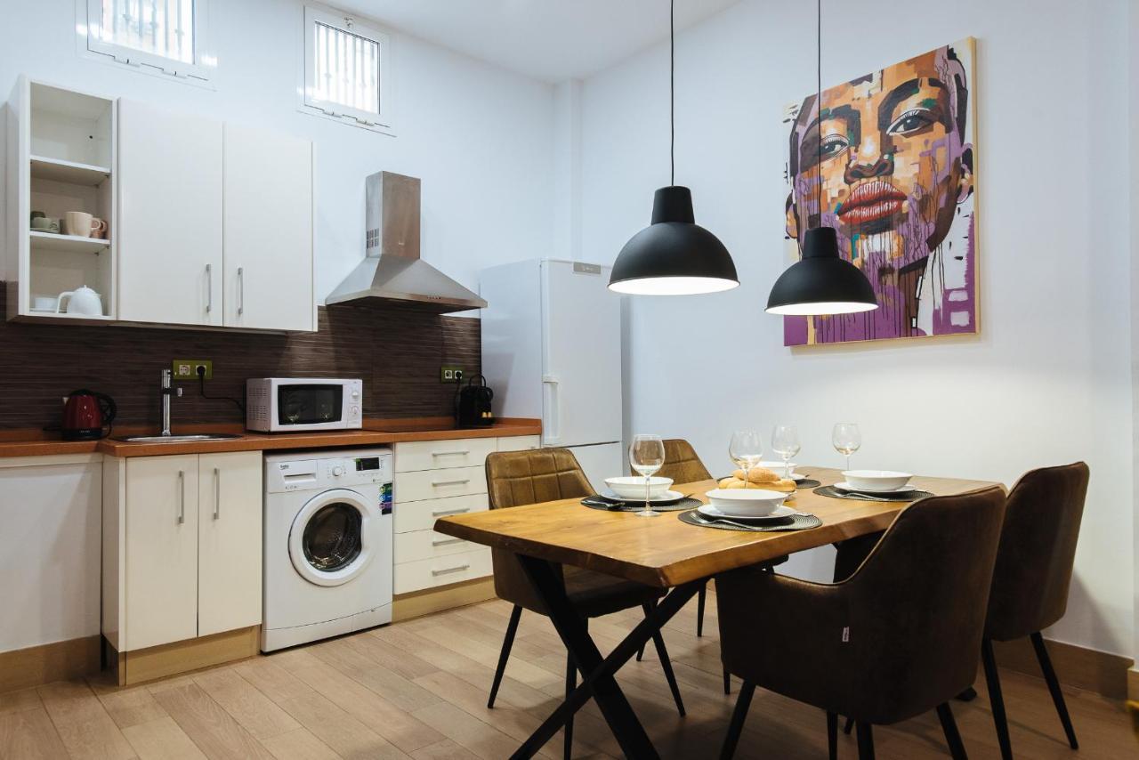 Hostly Rbh0 Modern Apartment Севиля Екстериор снимка