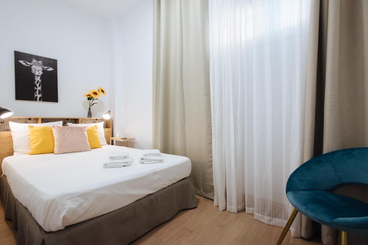 Hostly Rbh0 Modern Apartment Севиля Екстериор снимка