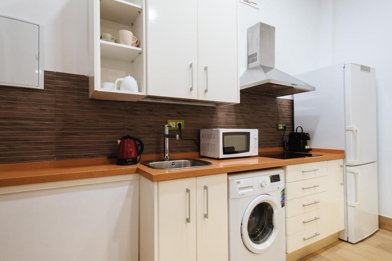 Hostly Rbh0 Modern Apartment Севиля Екстериор снимка