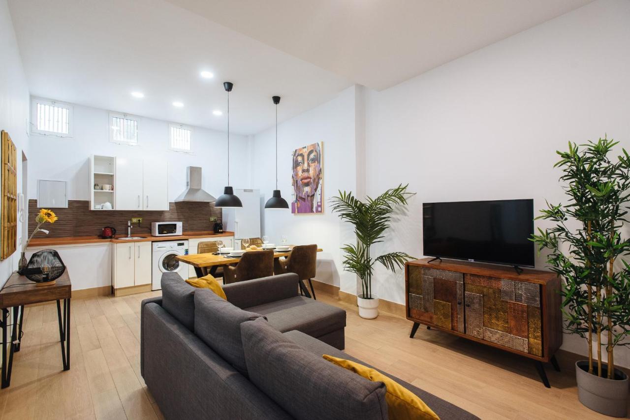 Hostly Rbh0 Modern Apartment Севиля Екстериор снимка