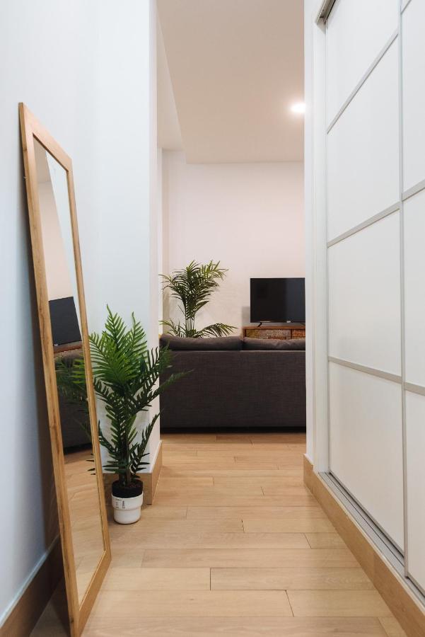 Hostly Rbh0 Modern Apartment Севиля Екстериор снимка